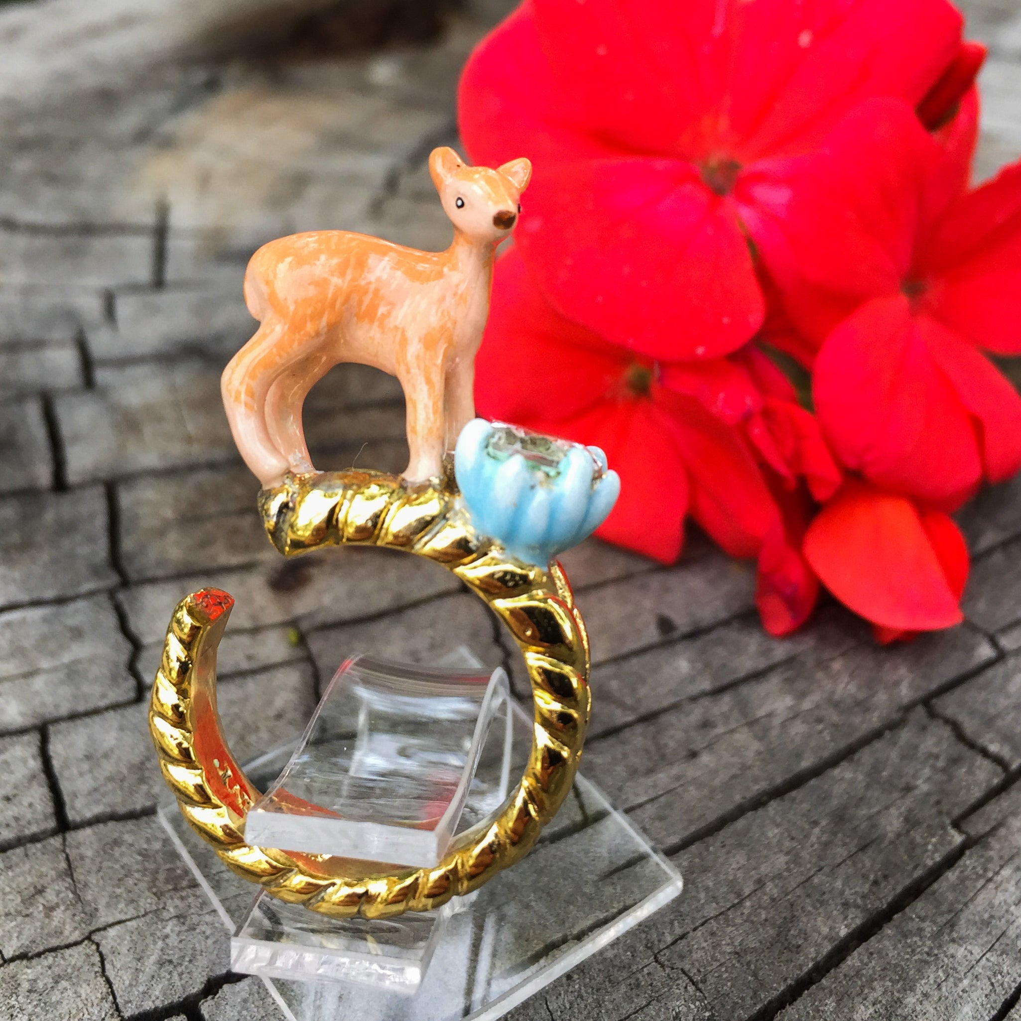 Anillo Ciervo Zircón de Cristal