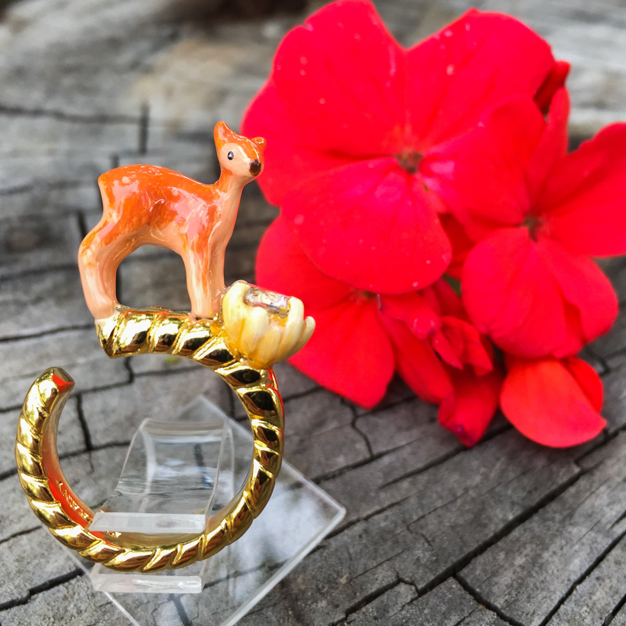 Anillo Ciervo Zircón de Cristal