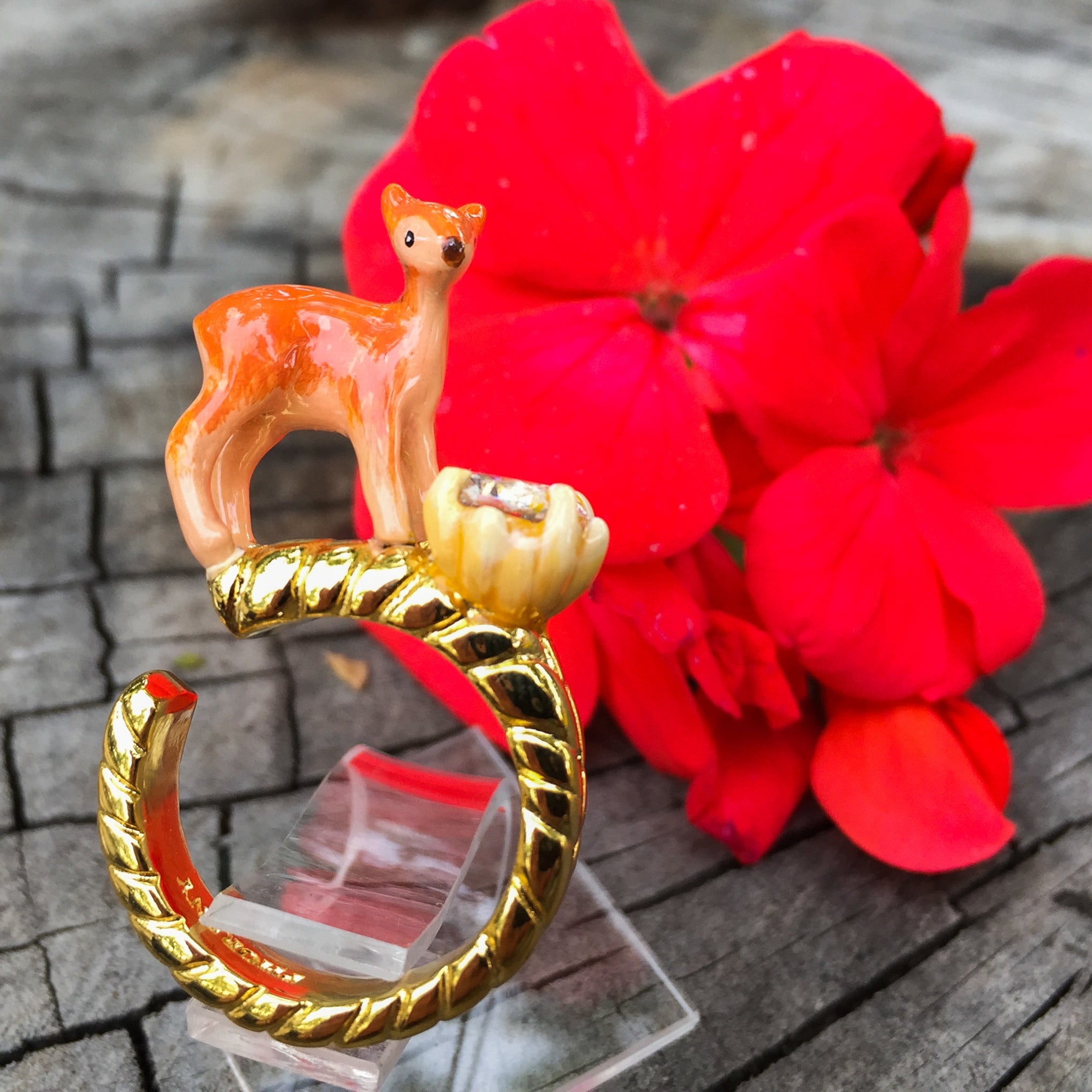 Anillo Ciervo Zircón de Cristal