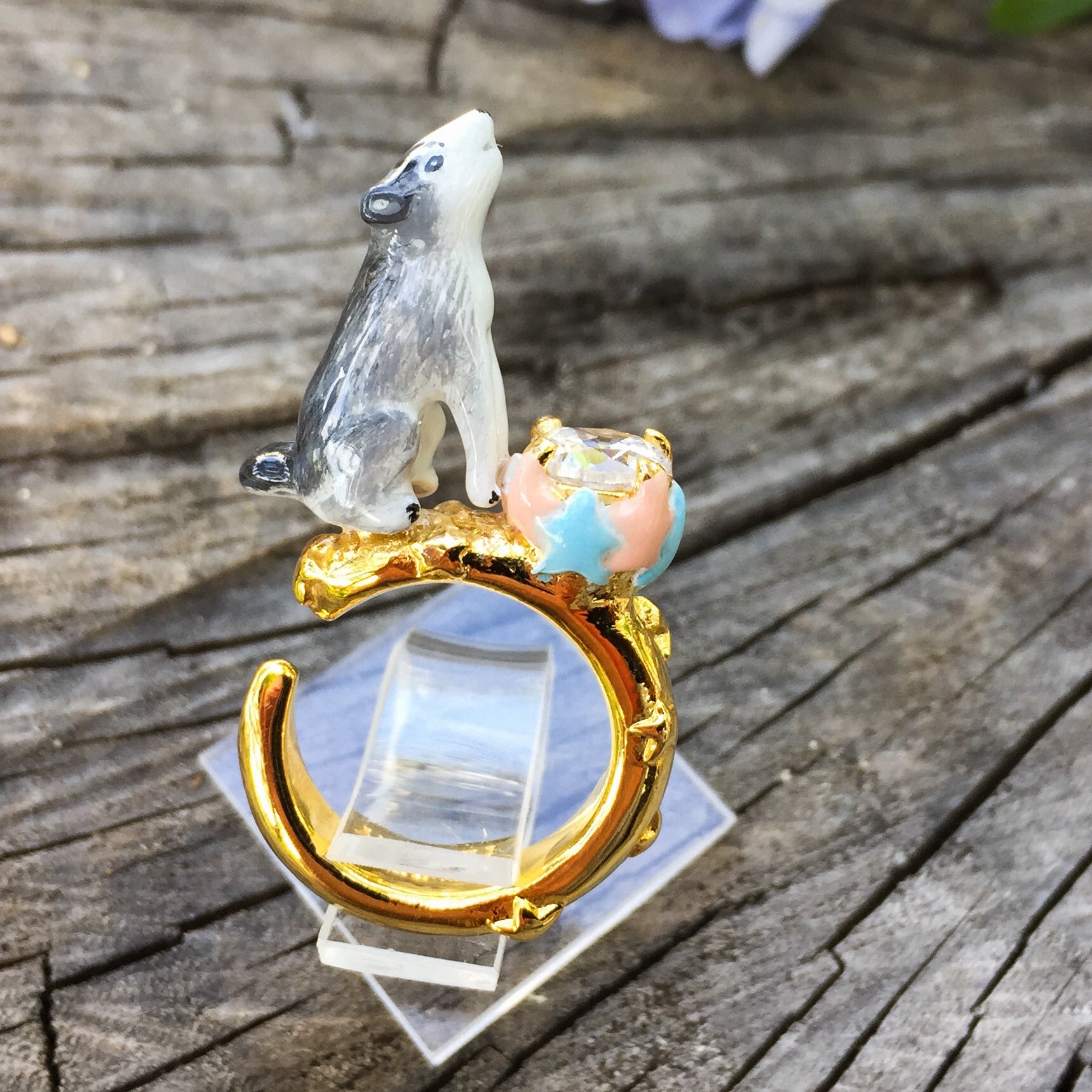 Anillo Lobo Zircón de Cristal.