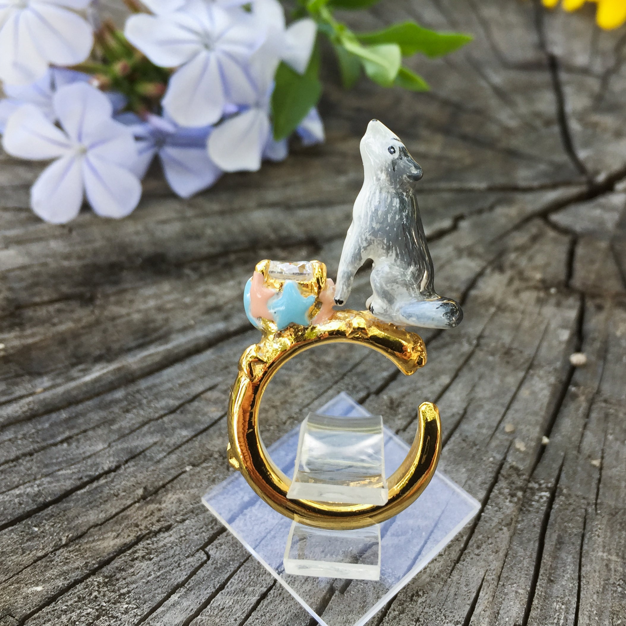 Anillo Lobo Zircón de Cristal.