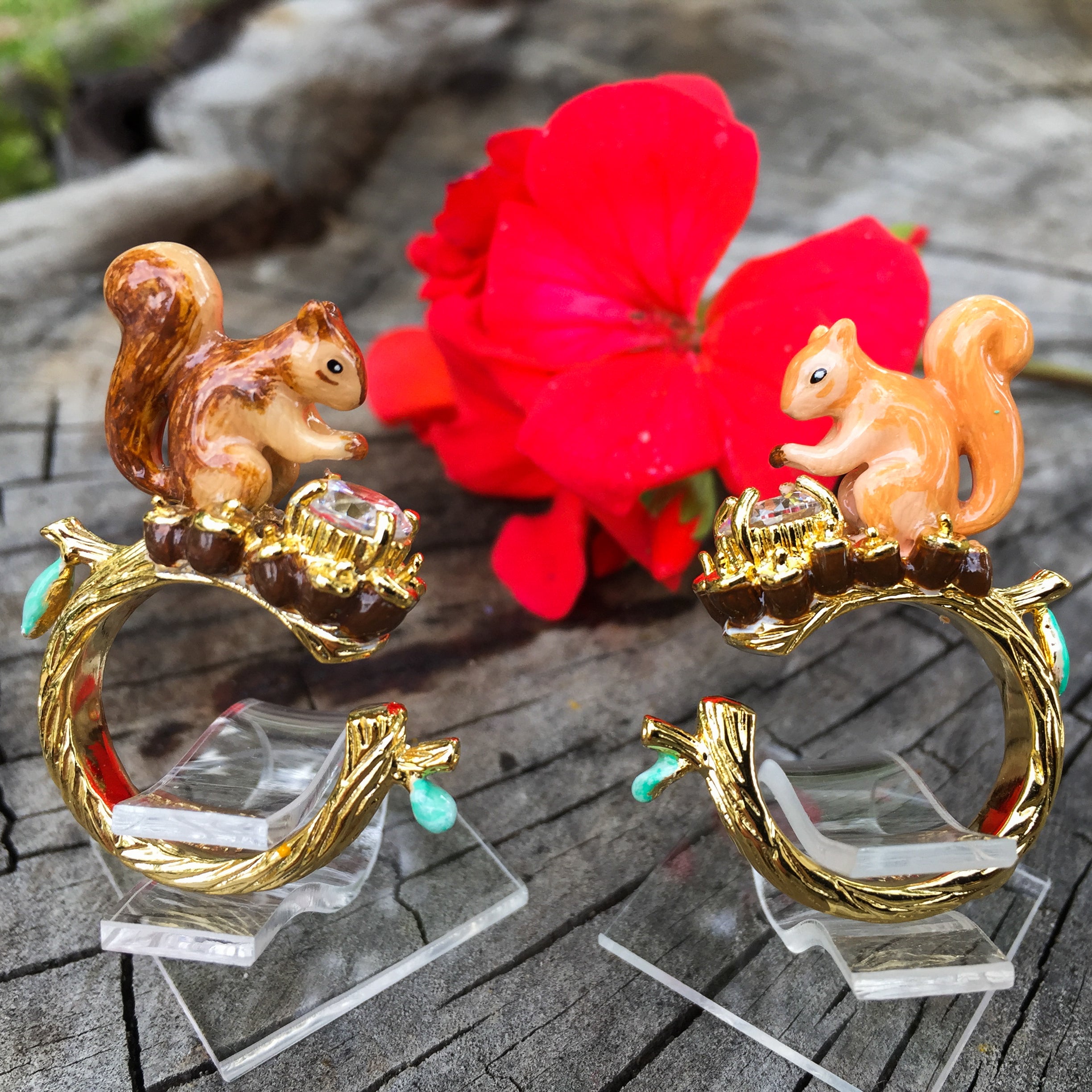 Anillo Ardilla Zircón de Cristal