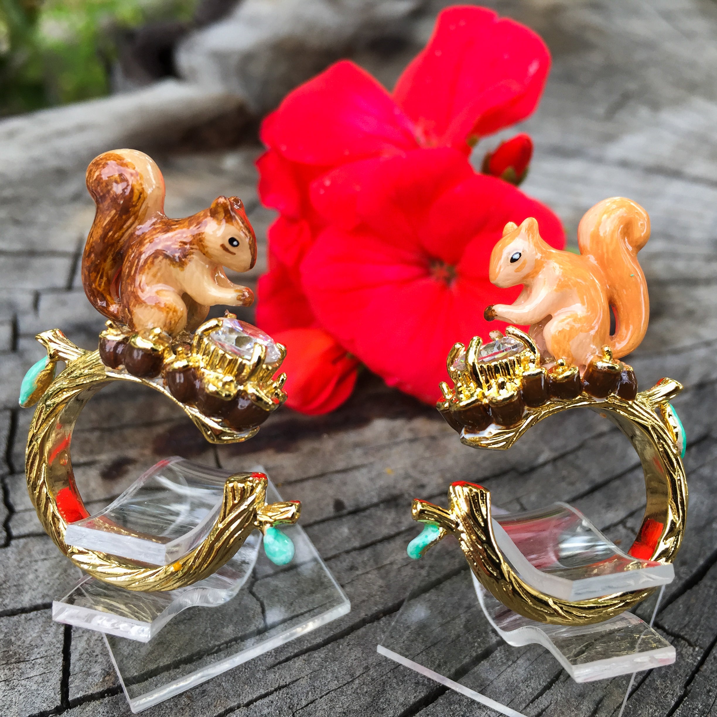 Anillo Ardilla Zircón de Cristal