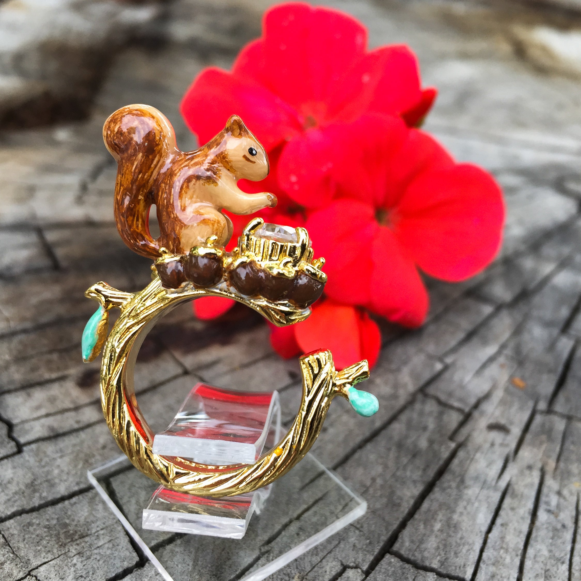 Anillo Ardilla Zircón de Cristal