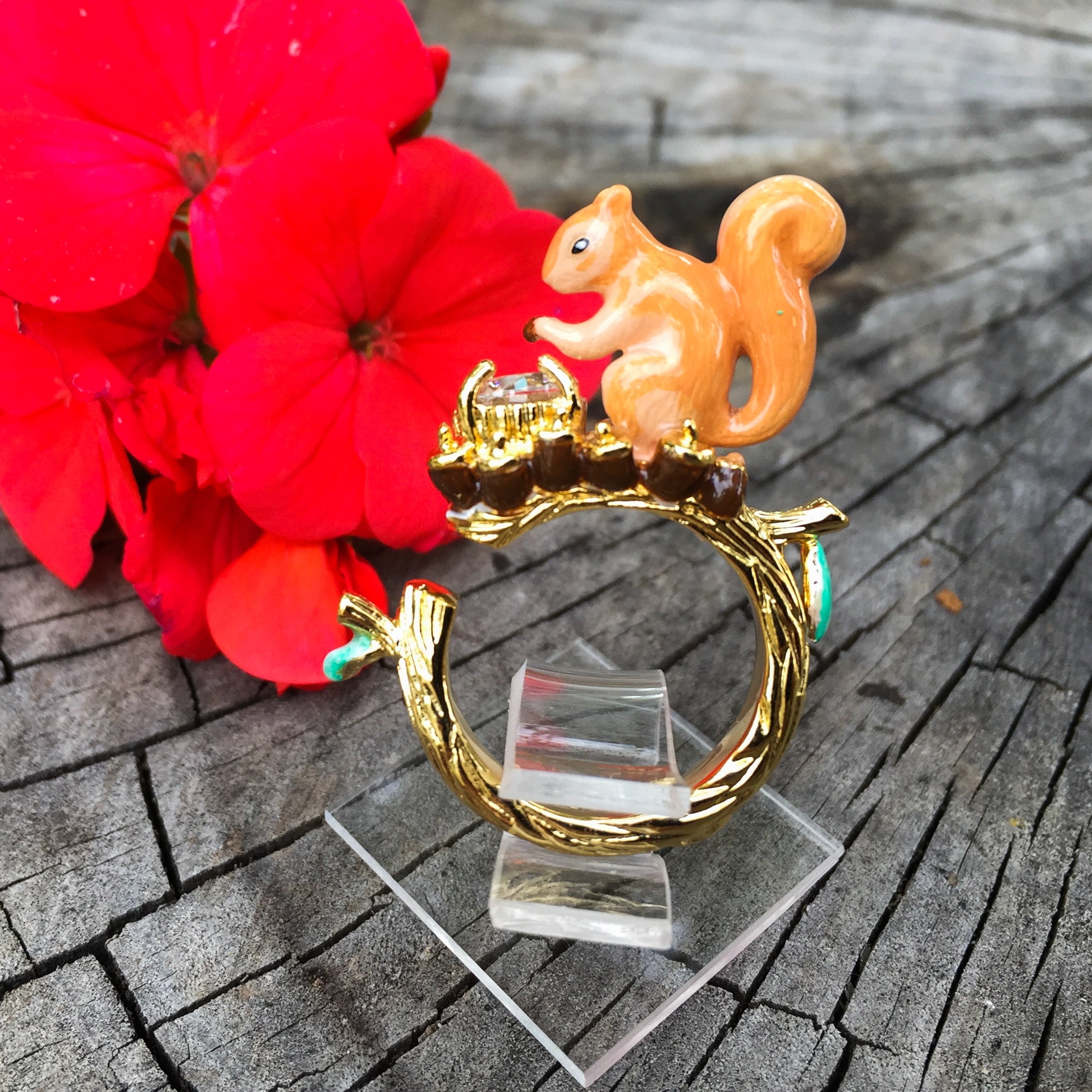 Anillo Ardilla Zircón de Cristal