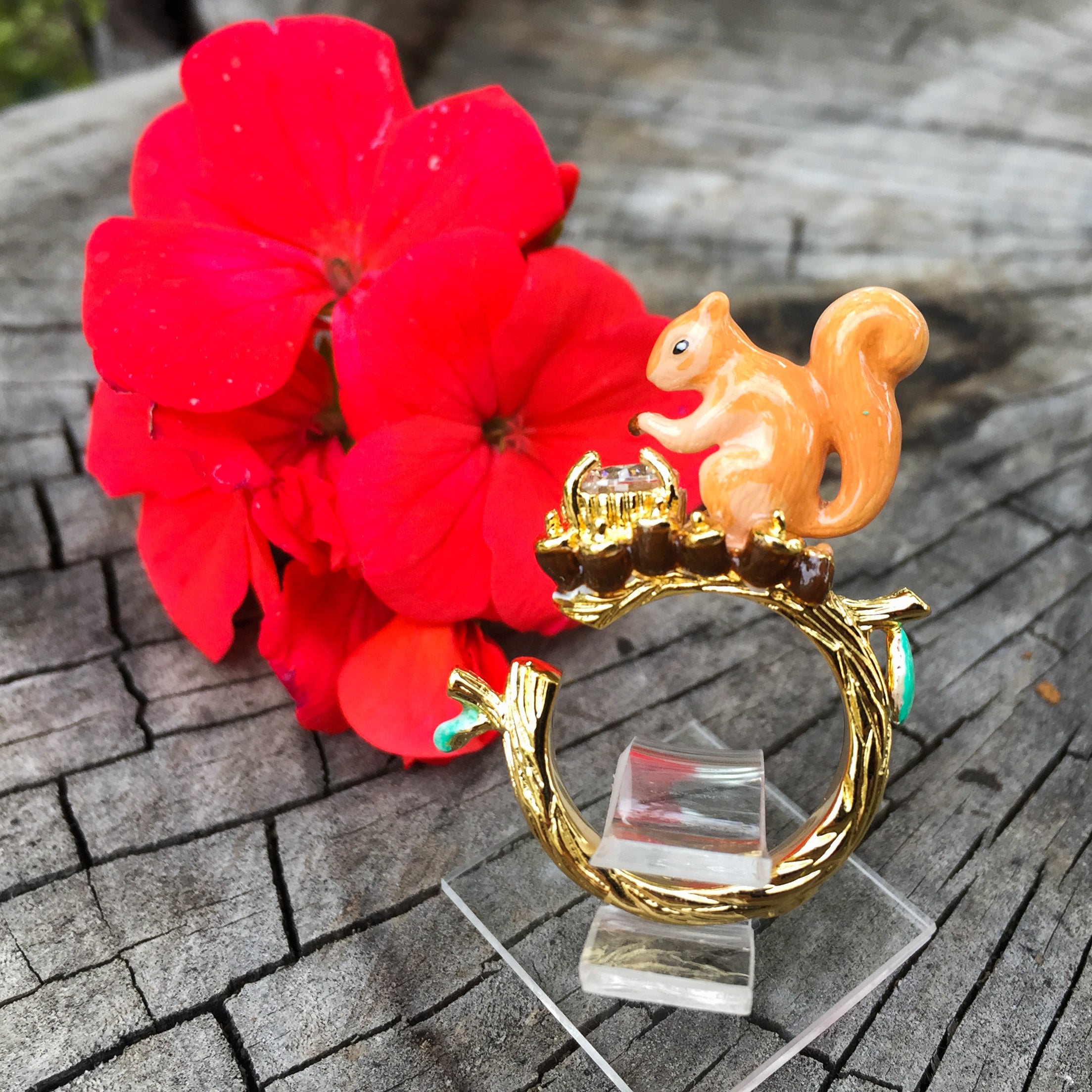 Anillo Ardilla Zircón de Cristal